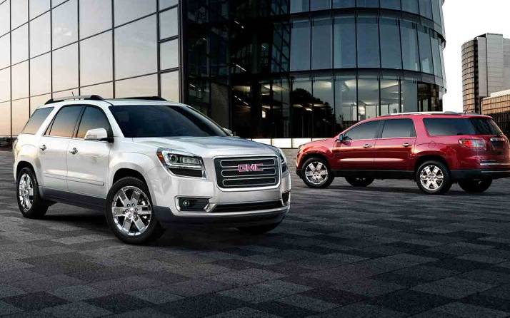 Comparison - GMC Acadia Limited 2017 - vs - Chevrolet Traverse Z71 2024 ...